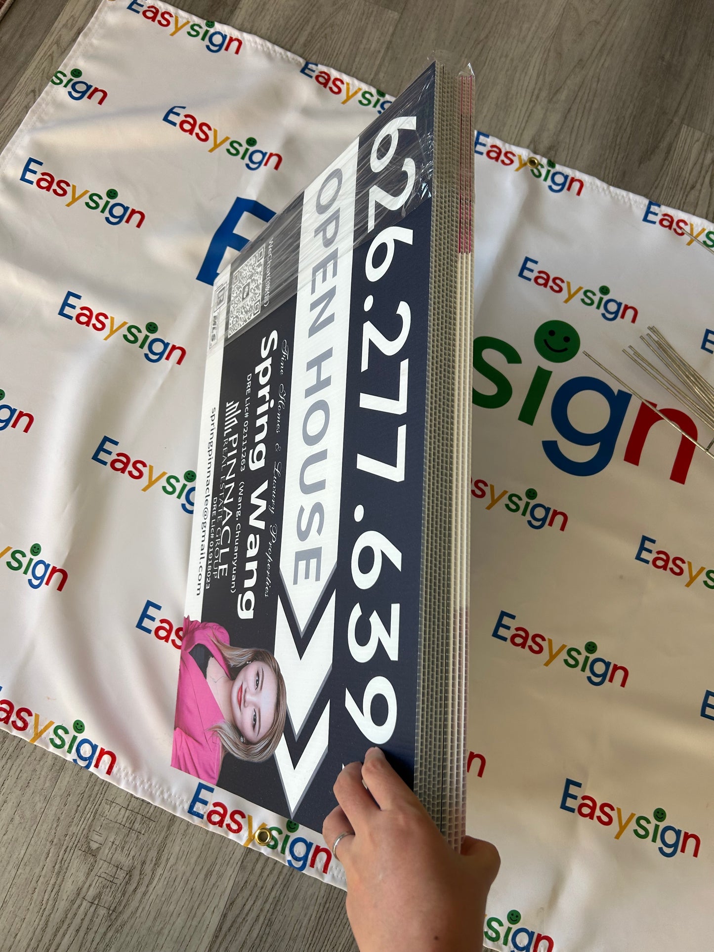 02-Yard Sign and H-Stake 尺寸为 24 英寸 x 18 英寸