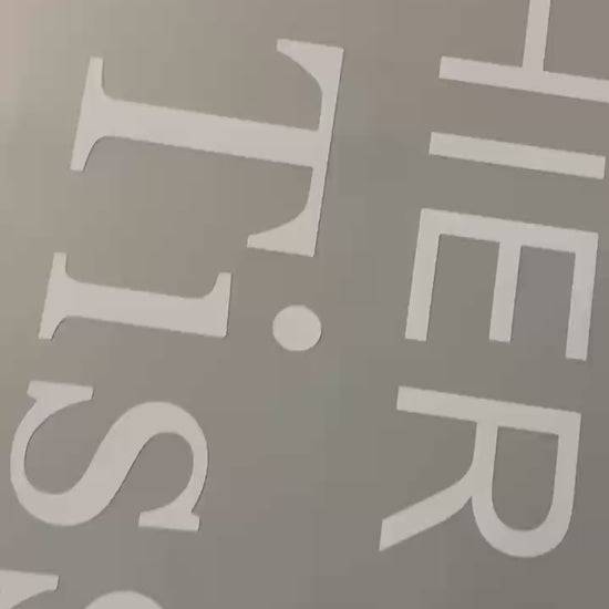 白色乙烯基刻字实拍视频